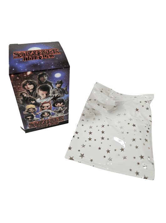 STRANGER THINGS zsákbamacska figura dobozban, kb. 8-10 cm-es