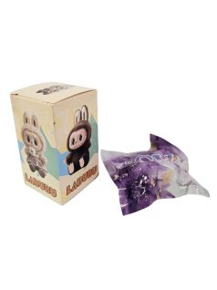   Meglepetés mini plüss plüssfigura, Labubu design, akasztóval, kb. 4x2,5cm