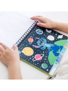   Stitch matricázz számok szerint spirál füzet (10 matricázható kép, 5 lap matrica, 10 színezhető kép), 19x23x2cm