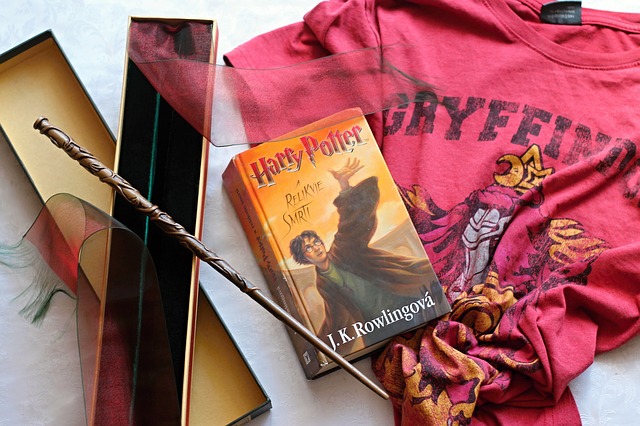 Harry Potter könyv és pálca